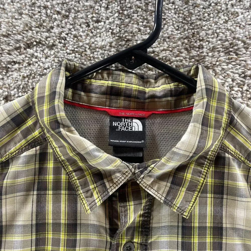 The North Face Shirt‎ Mens Large Plaid Short Sleeve Button Up Casual Adult Nylon